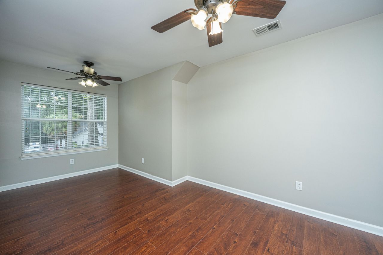 204 Factors Walk Photo 38