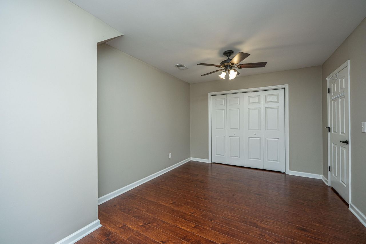 204 Factors Walk Photo 39