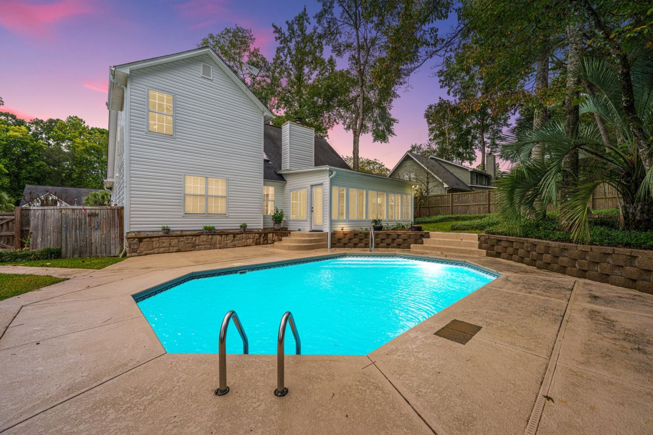 204 Factors Walk Photo 4