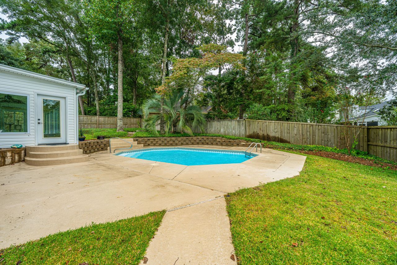 204 Factors Walk Photo 51