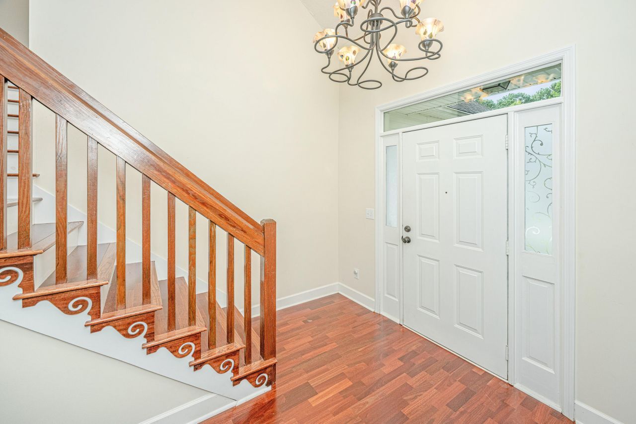 204 Factors Walk Photo 6