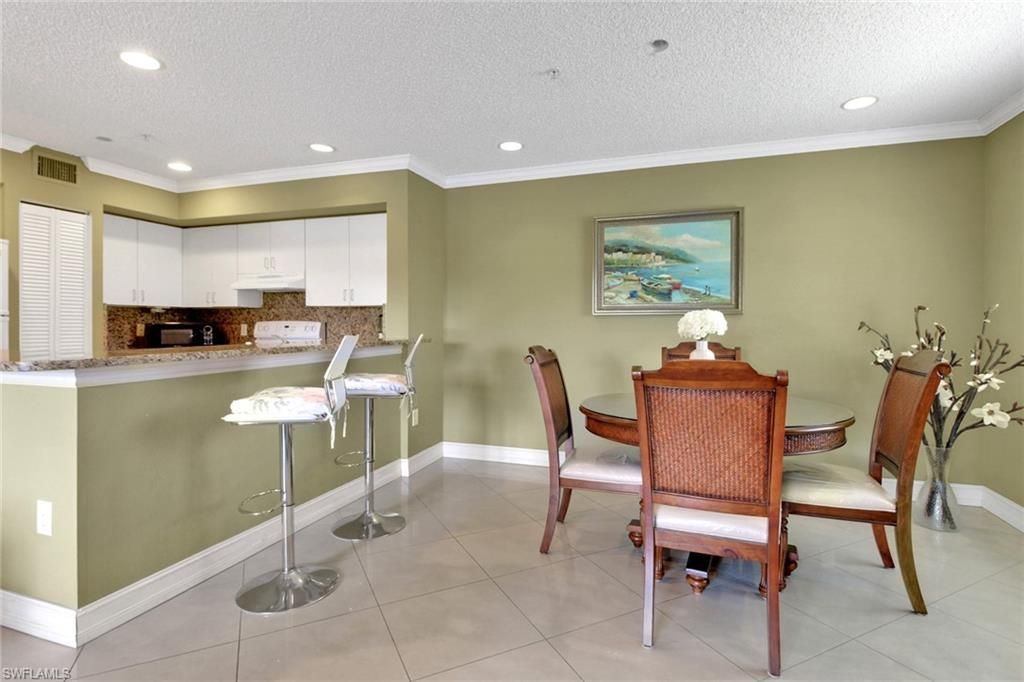 1195 Wildwood Lakes Blvd, Unit 202, Naples, FL 34104 Photo