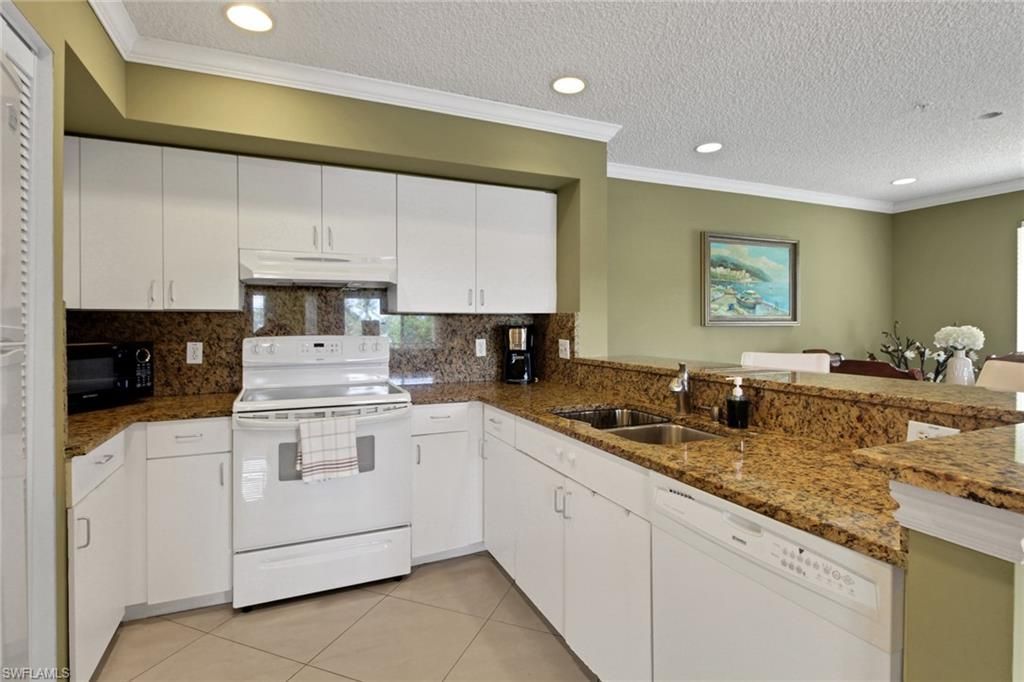 1195 Wildwood Lakes Blvd, Unit 202, Naples, FL 34104 Photo