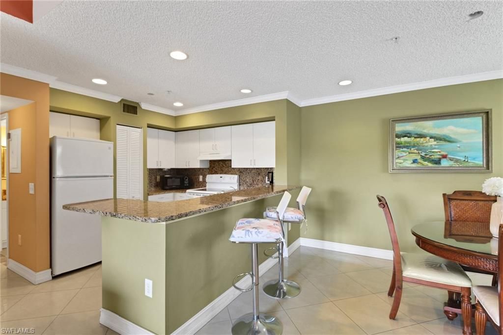 1195 Wildwood Lakes Blvd, Unit 202, Naples, FL 34104 Photo