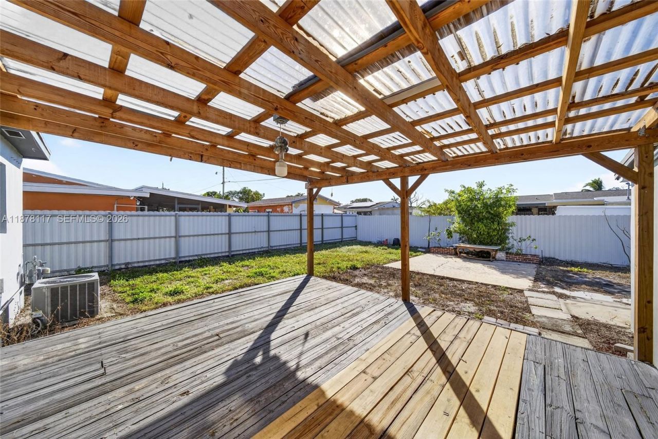 1320 NW 179th St, Miami Gardens, FL 33169 Photo