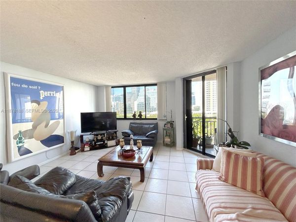 540 Brickell Key Dr, Unit 811, Miami, FL 33131