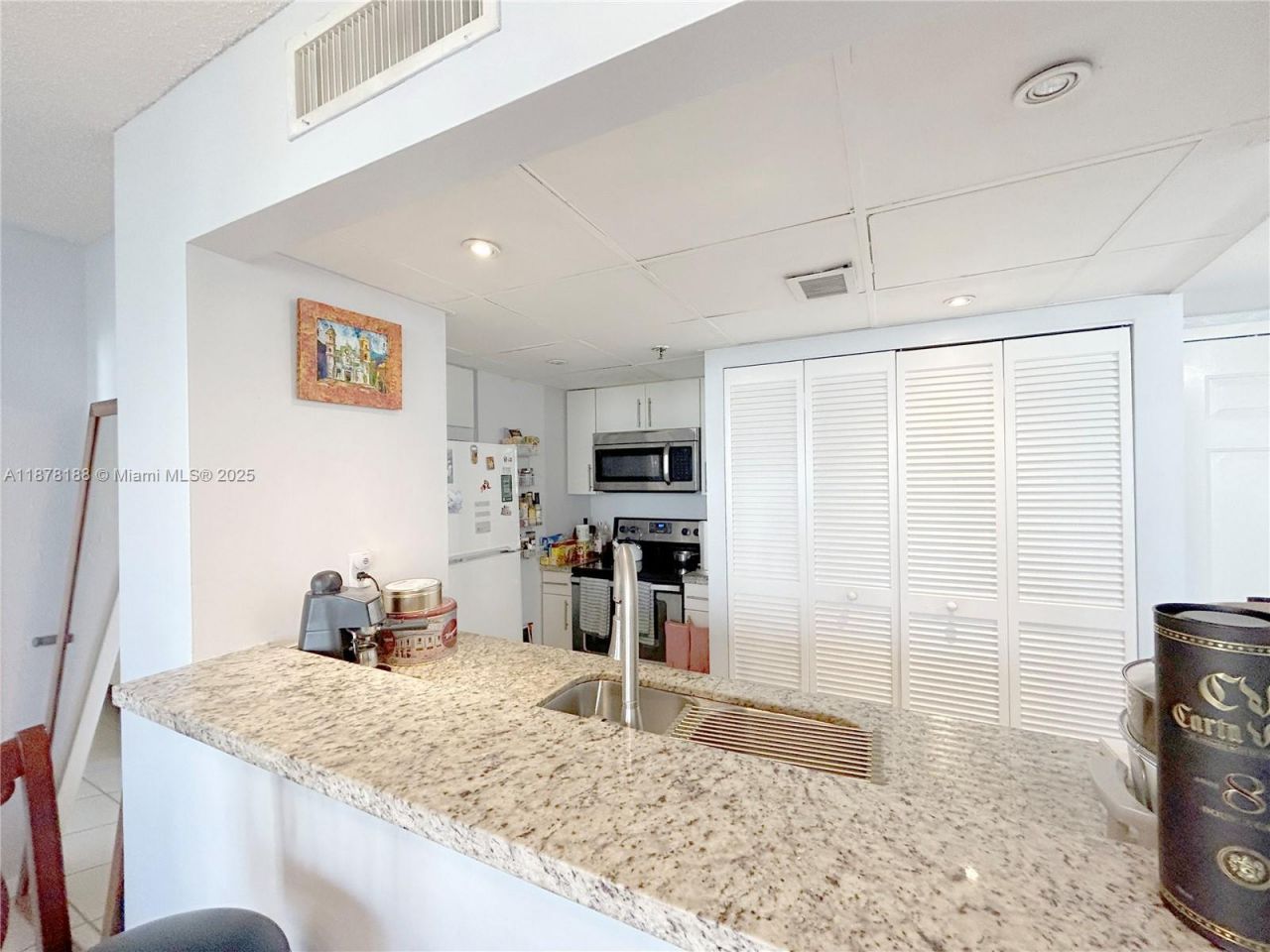 540 Brickell Key Dr, Unit 811, Miami, FL 33131 Photo