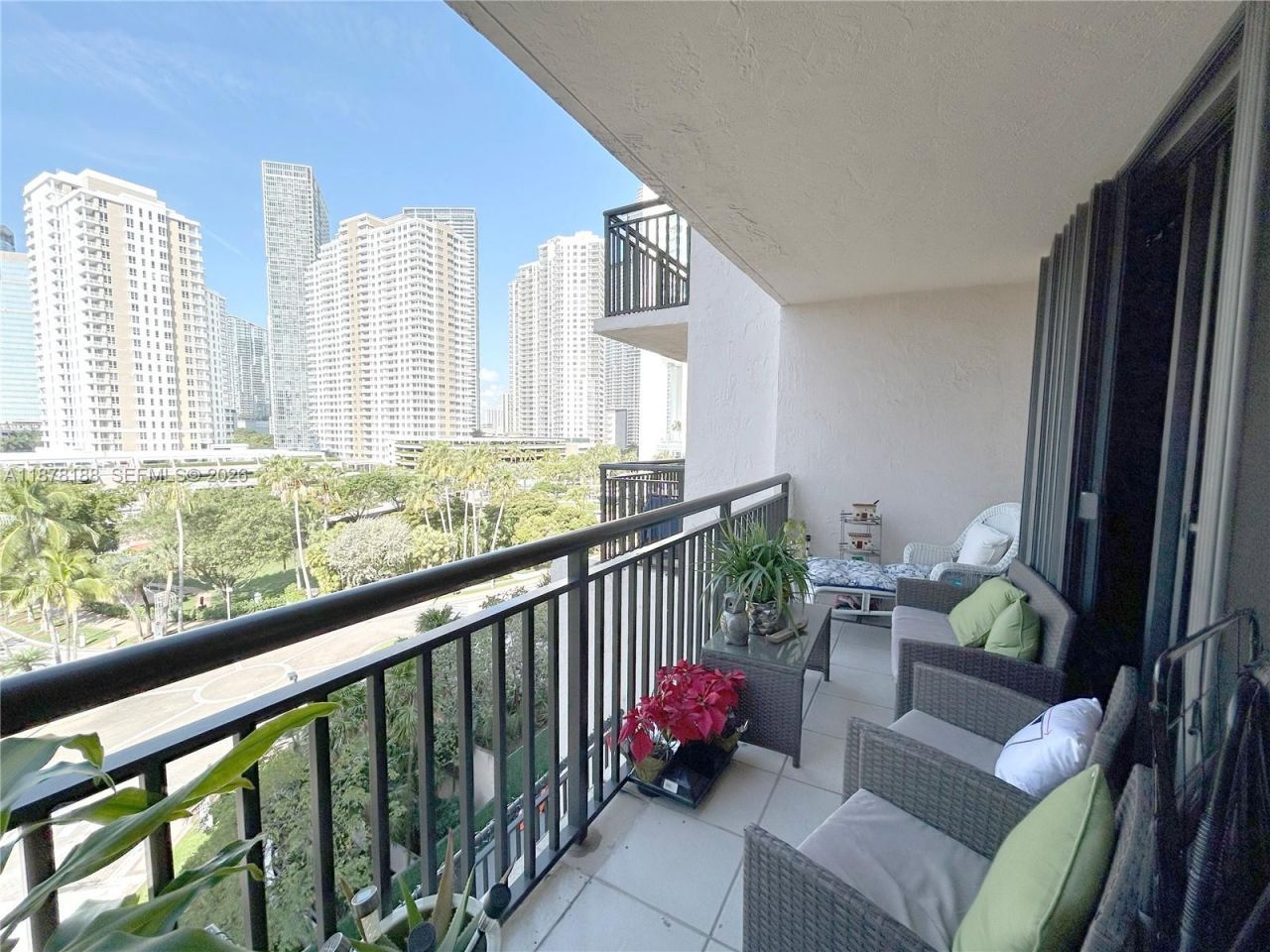 540 Brickell Key Dr, Unit 811, Miami, FL 33131 Photo
