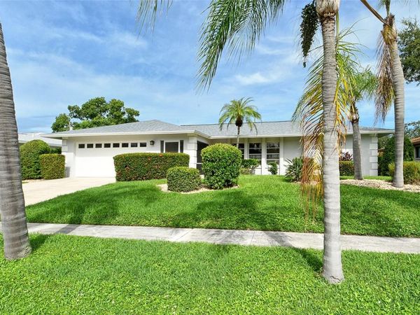 6722 ROXBURY DRIVE, SARASOTA, FL 34231