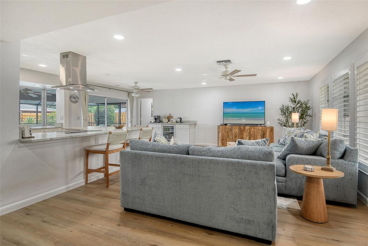 6722 Roxbury Drive, Sarasota, FL 34231 Photo