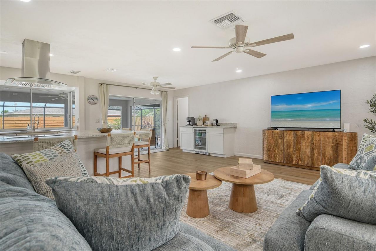 6722 Roxbury Drive, Sarasota, FL 34231 Photo