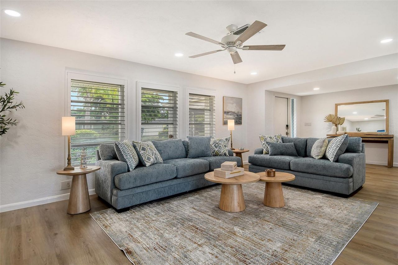 6722 Roxbury Drive, Sarasota, FL 34231 Photo