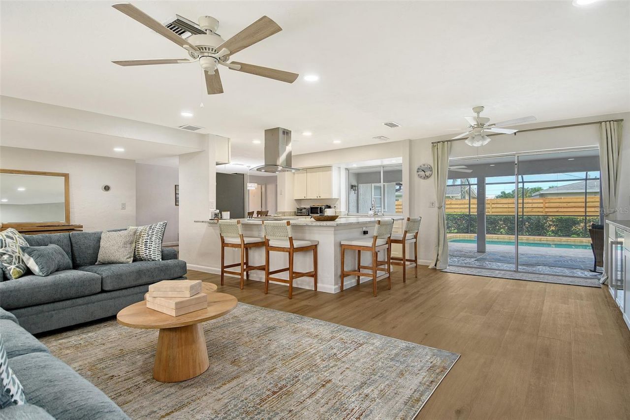 6722 Roxbury Drive, Sarasota, FL 34231 Photo