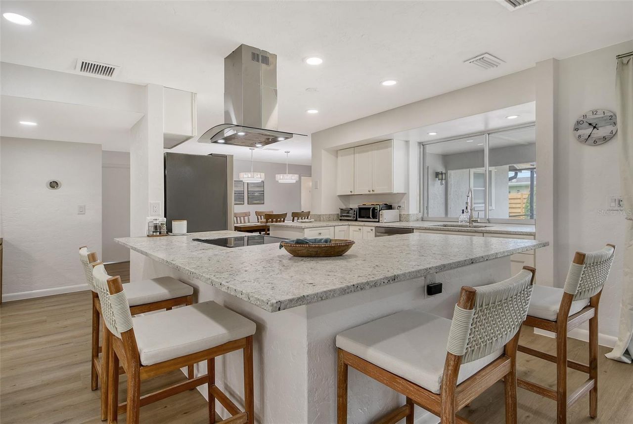 6722 Roxbury Drive, Sarasota, FL 34231 Photo