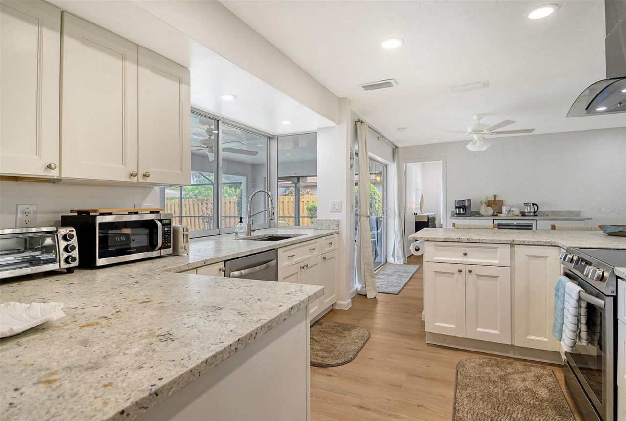 6722 Roxbury Drive, Sarasota, FL 34231 Photo