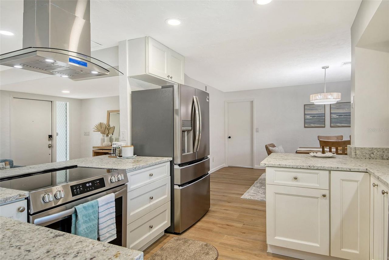 6722 Roxbury Drive, Sarasota, FL 34231 Photo