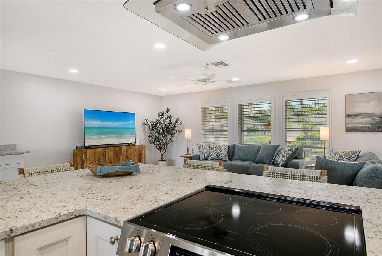 6722 Roxbury Drive, Sarasota, FL 34231 Photo