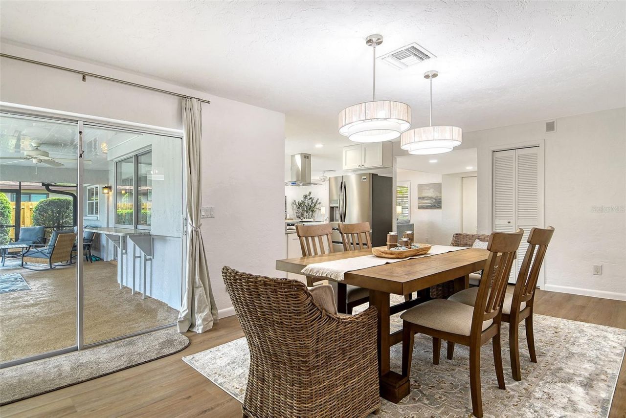 6722 Roxbury Drive, Sarasota, FL 34231 Photo