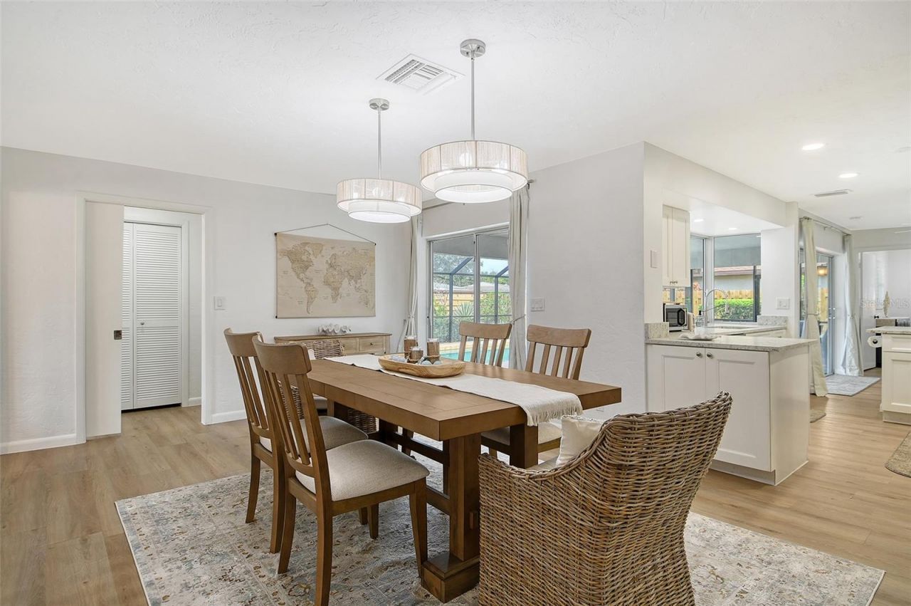6722 Roxbury Drive, Sarasota, FL 34231 Photo