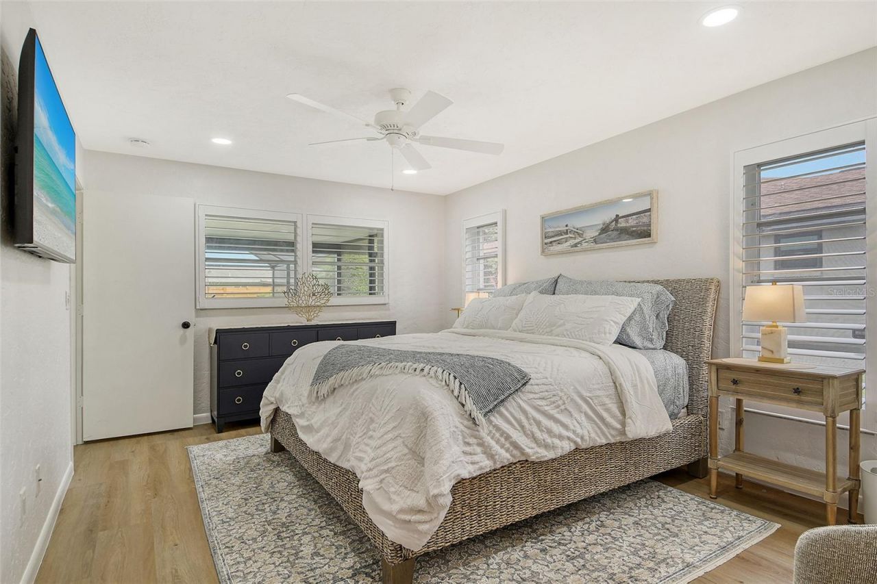 6722 Roxbury Drive, Sarasota, FL 34231 Photo