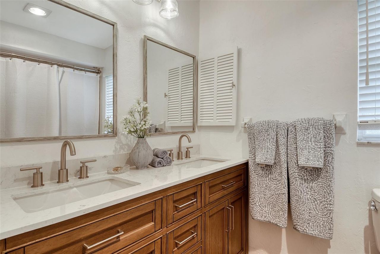 6722 Roxbury Drive, Sarasota, FL 34231 Photo