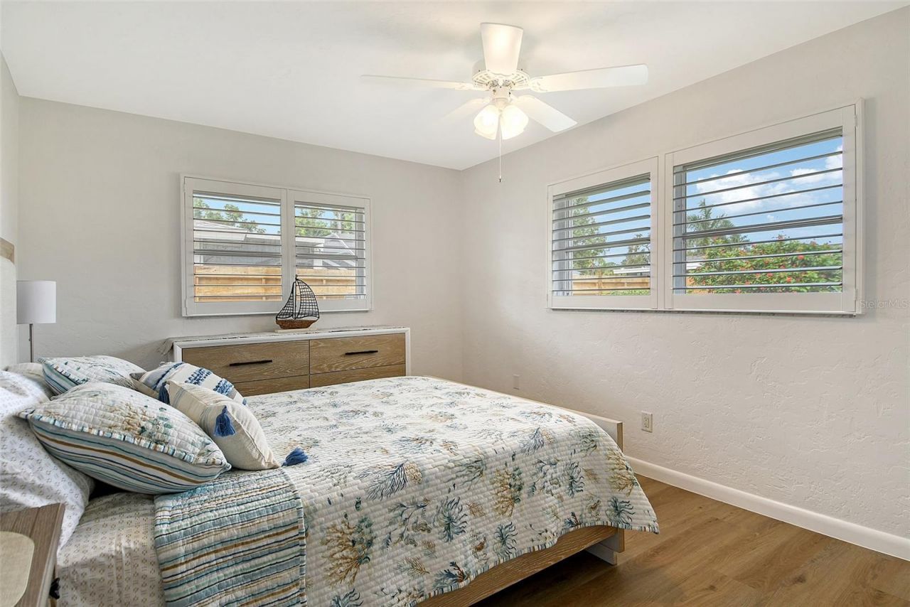 6722 Roxbury Drive, Sarasota, FL 34231 Photo