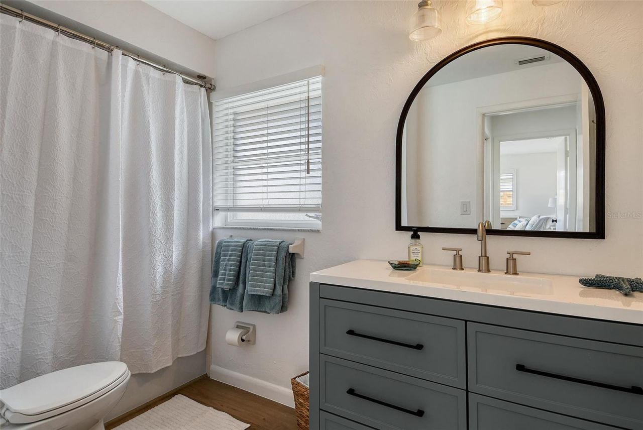 6722 Roxbury Drive, Sarasota, FL 34231 Photo