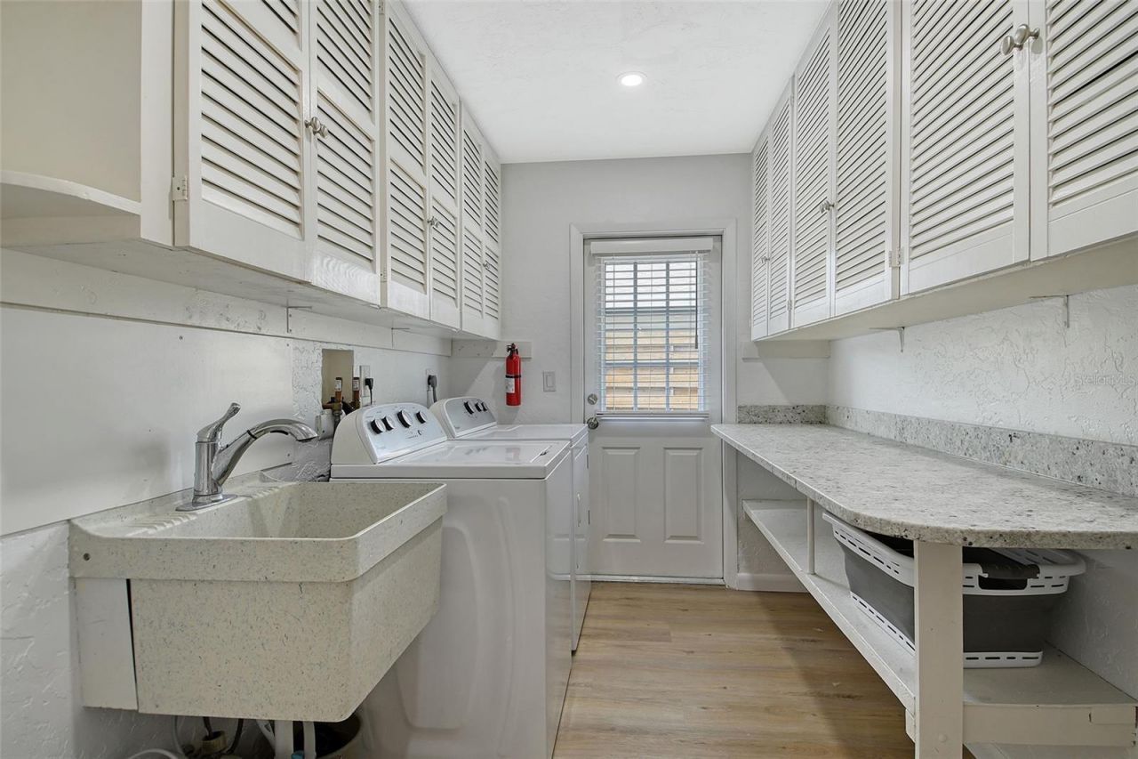 6722 Roxbury Drive, Sarasota, FL 34231 Photo