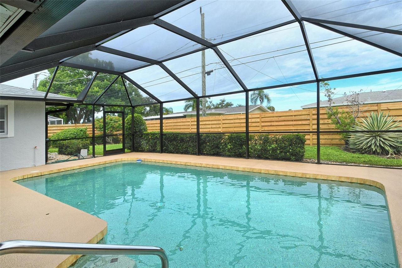 6722 Roxbury Drive, Sarasota, FL 34231 Photo