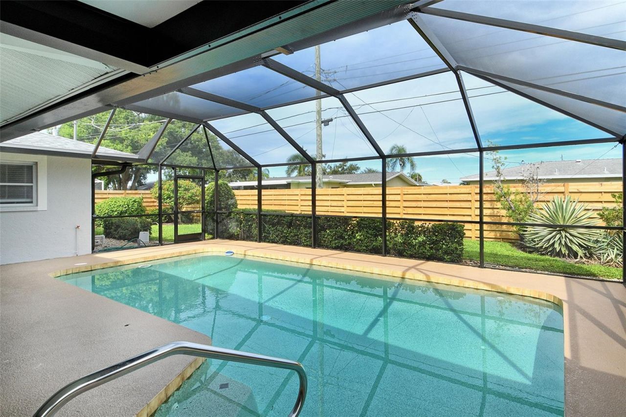 6722 Roxbury Drive, Sarasota, FL 34231 Photo
