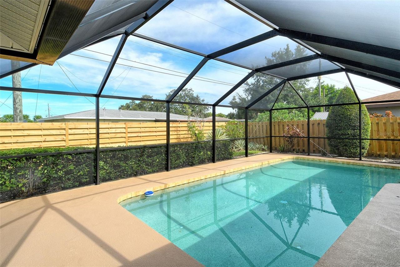 6722 Roxbury Drive, Sarasota, FL 34231 Photo
