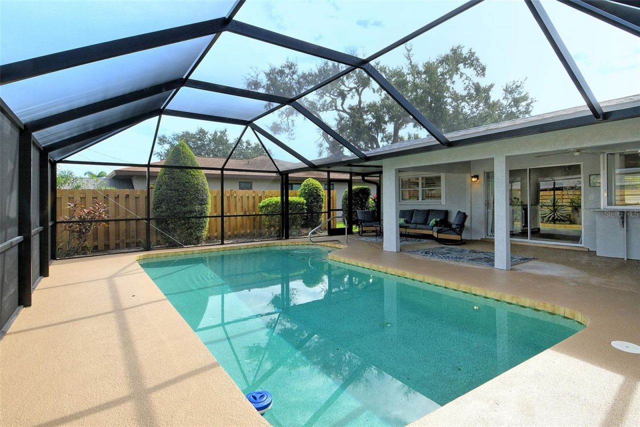 6722 Roxbury Drive, Sarasota, FL 34231 Photo