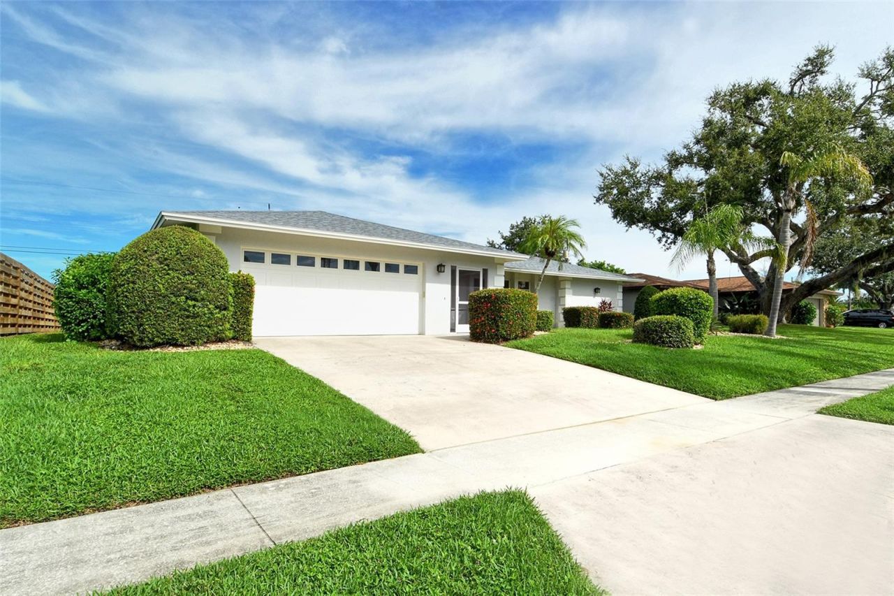 6722 Roxbury Drive, Sarasota, FL 34231 Photo