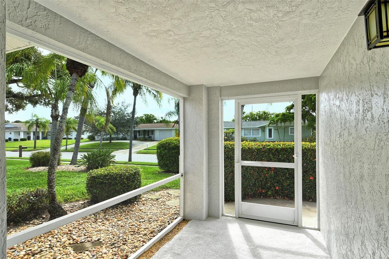 6722 Roxbury Drive, Sarasota, FL 34231 Photo