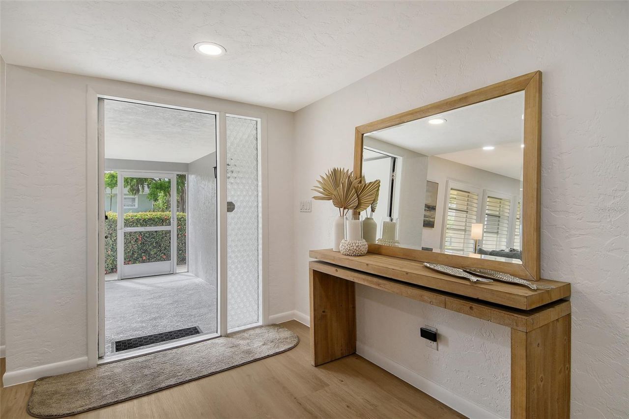 6722 Roxbury Drive, Sarasota, FL 34231 Photo