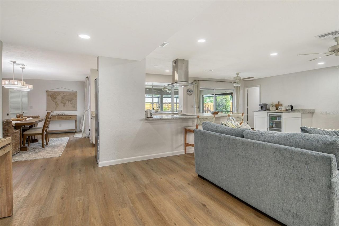 6722 Roxbury Drive, Sarasota, FL 34231 Photo
