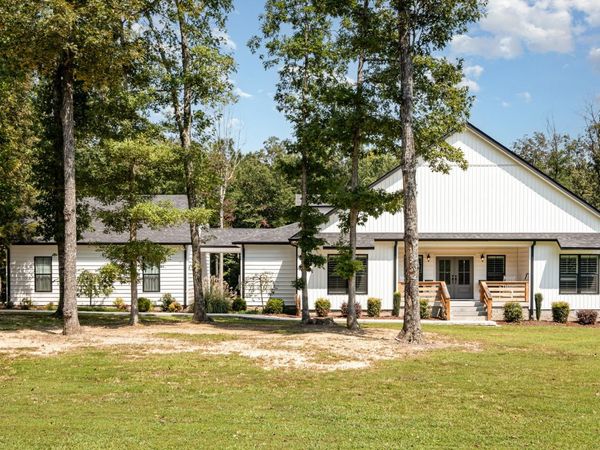 8129 Hollow Springs Rd, Bradyville, TN 37026