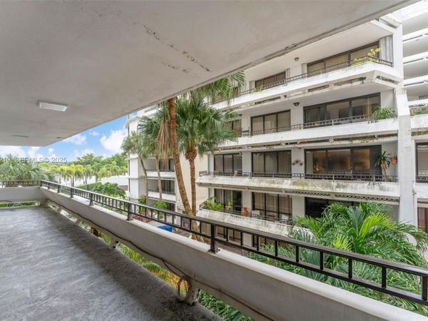 13951 Kendale Lakes Cir, Unit 307A, Miami, FL 33183