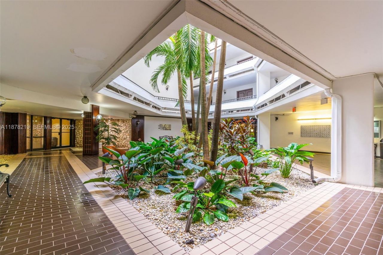 13951 Kendale Lakes Cir, Unit 307A, Miami, FL 33183 Photo