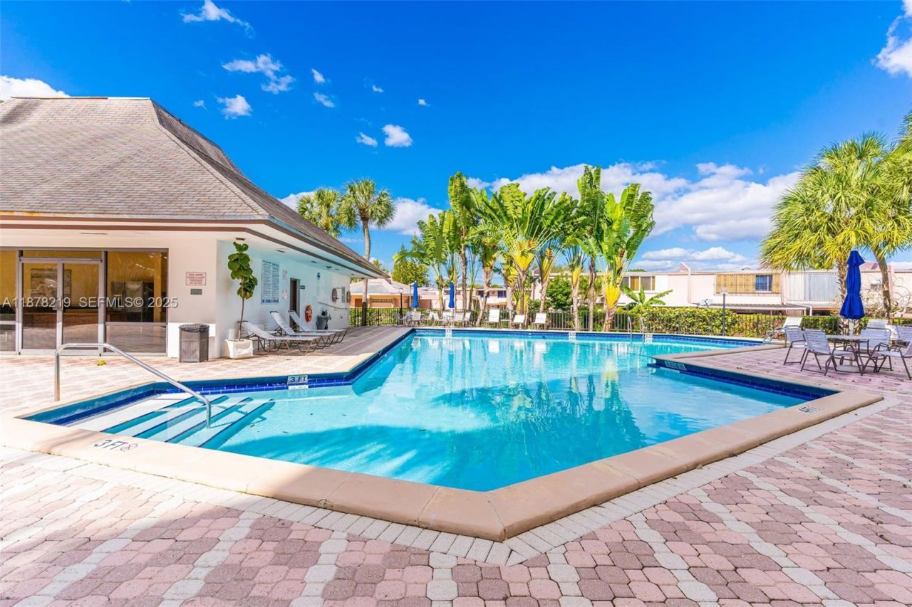 13951 Kendale Lakes Cir, Unit 307A, Miami, FL 33183 Photo