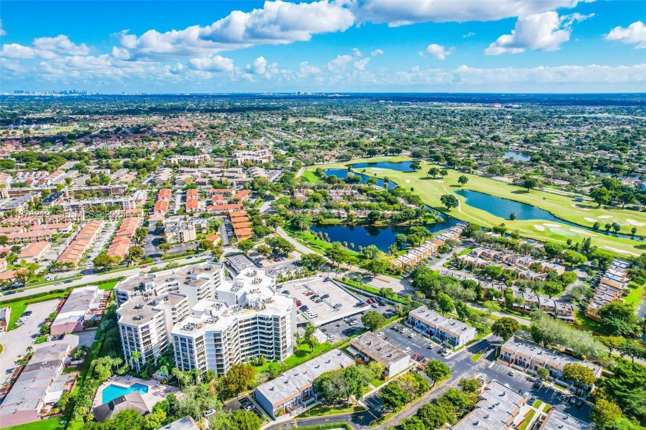 13951 Kendale Lakes Cir, Unit 307A, Miami, FL 33183 Photo