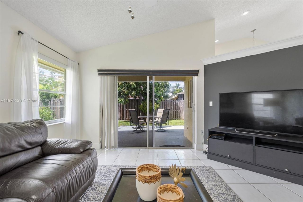 12265 NW 32nd Mnr, Sunrise, FL 33323 Photo