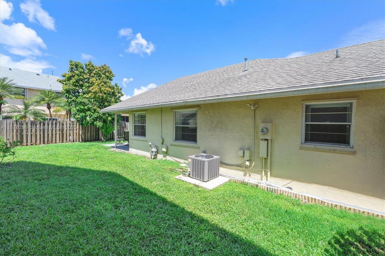 12265 NW 32nd Mnr, Sunrise, FL 33323 Photo