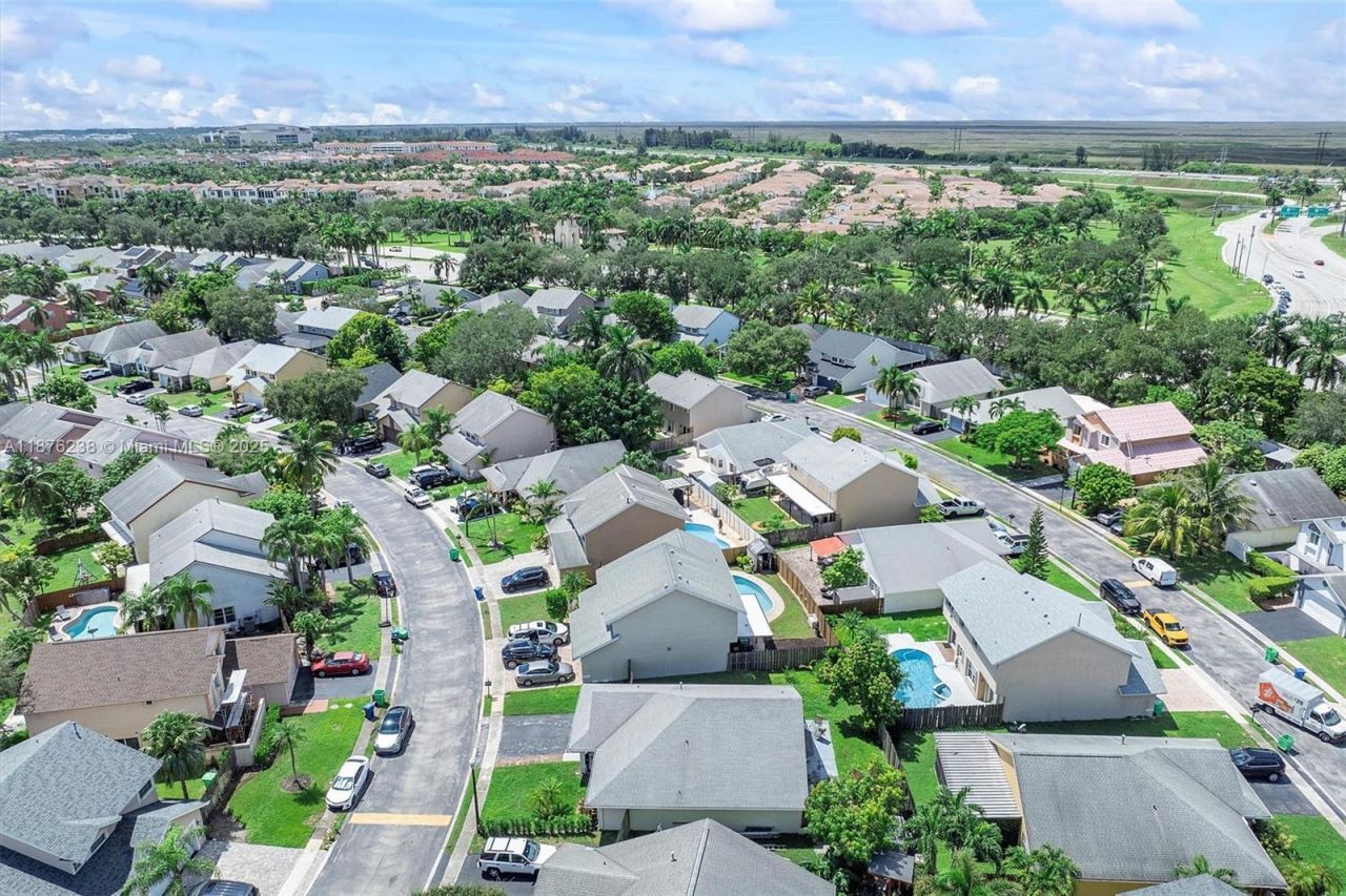 12265 NW 32nd Mnr, Sunrise, FL 33323 Photo