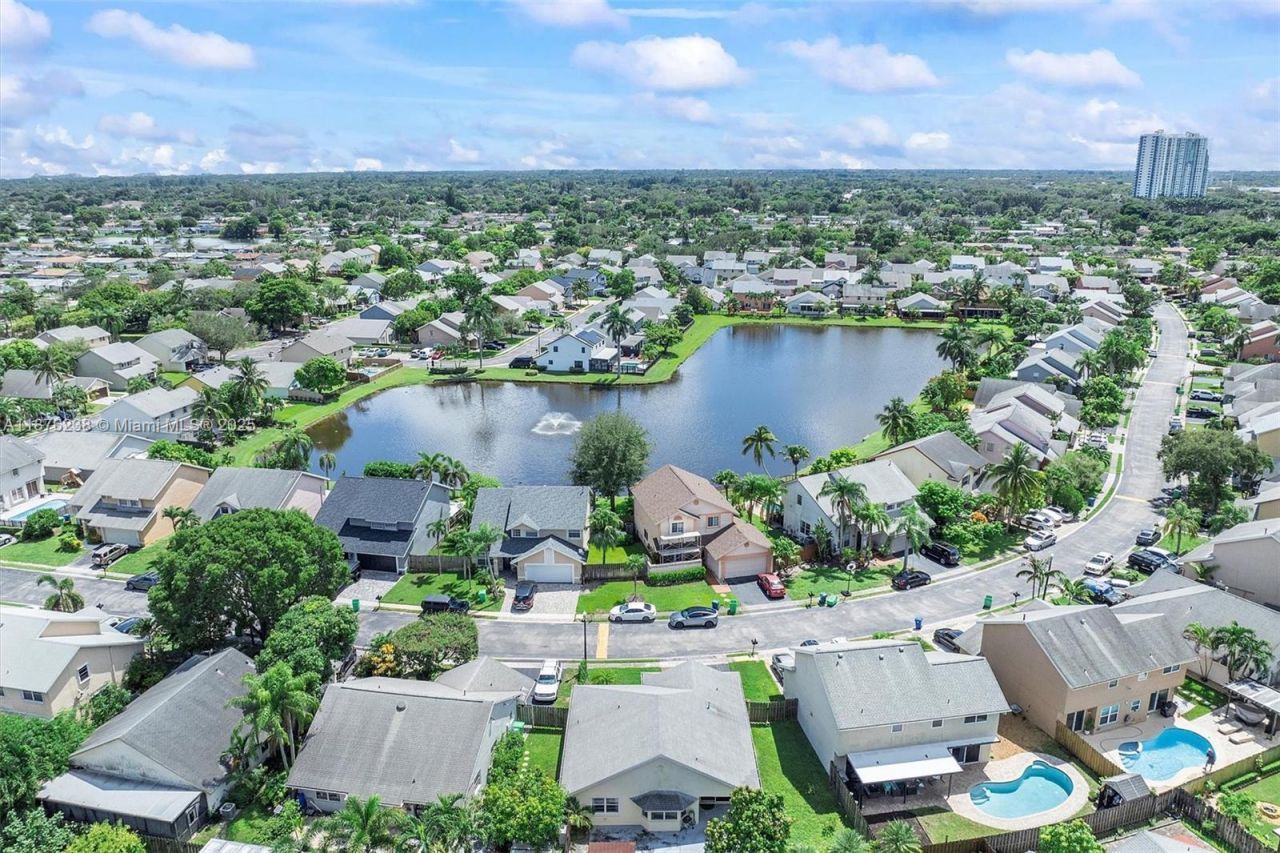 12265 NW 32nd Mnr, Sunrise, FL 33323 Photo