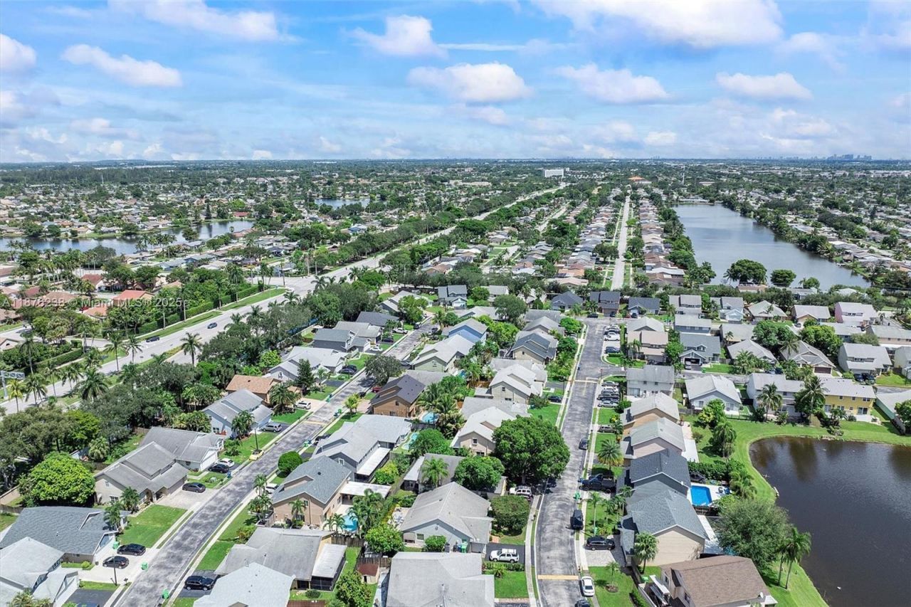 12265 NW 32nd Mnr, Sunrise, FL 33323 Photo