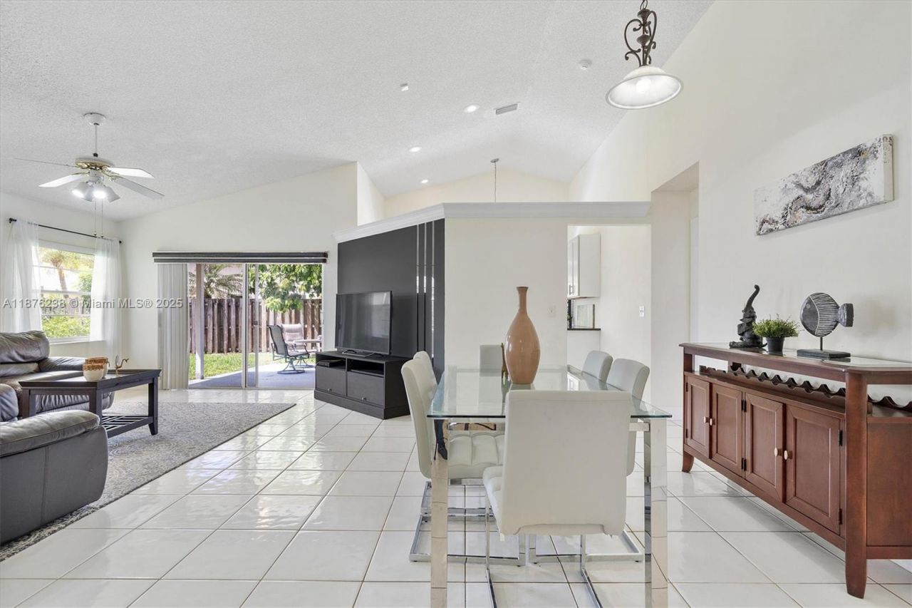 12265 NW 32nd Mnr, Sunrise, FL 33323 Photo