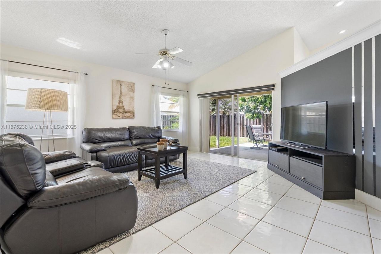 12265 NW 32nd Mnr, Sunrise, FL 33323 Photo