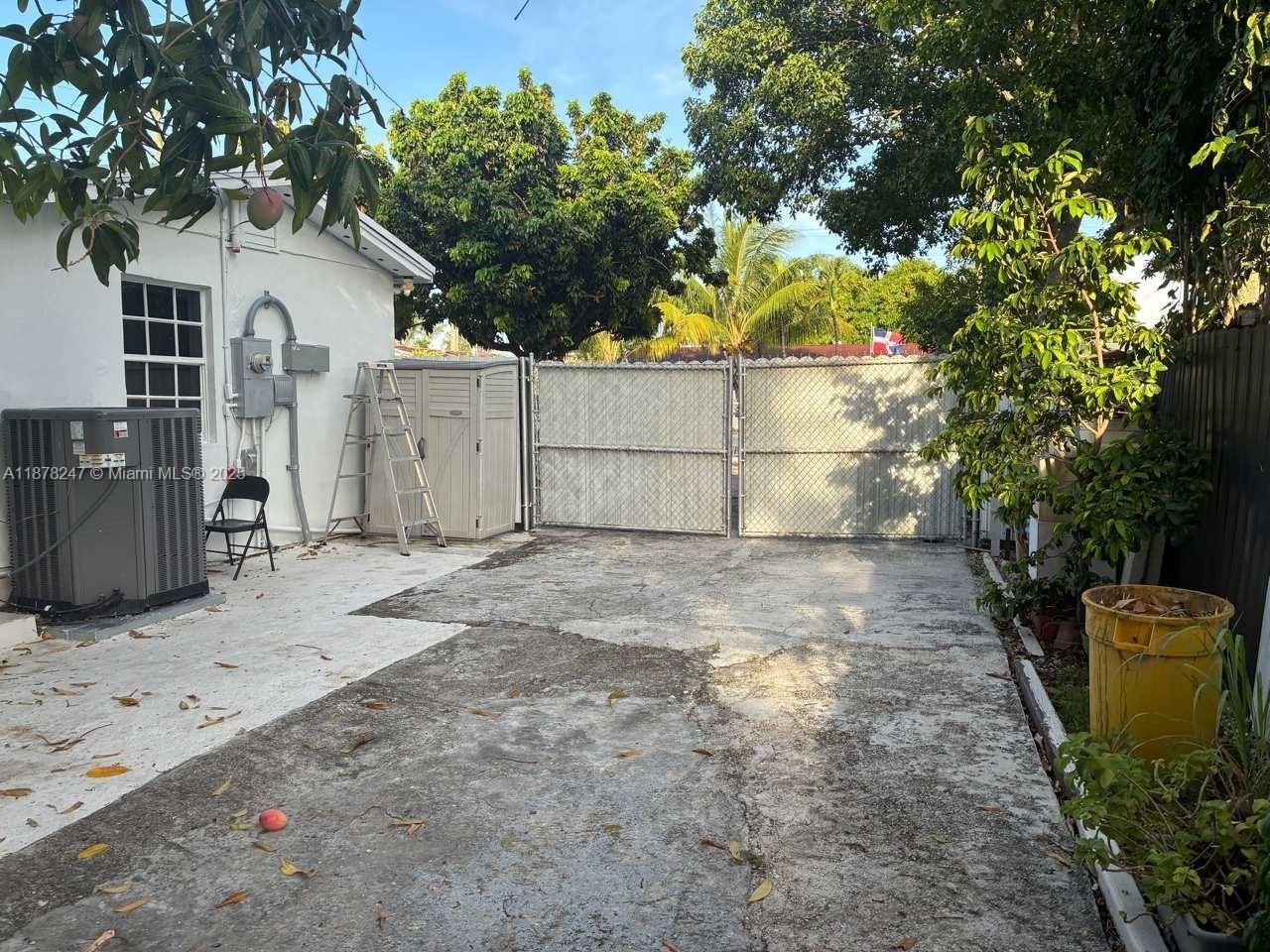 10325 NW 36th Ct, Miami, FL 33147 Photo