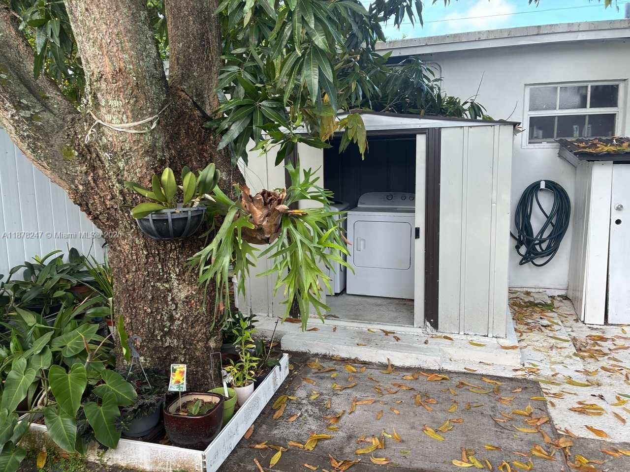 10325 NW 36th Ct, Miami, FL 33147 Photo